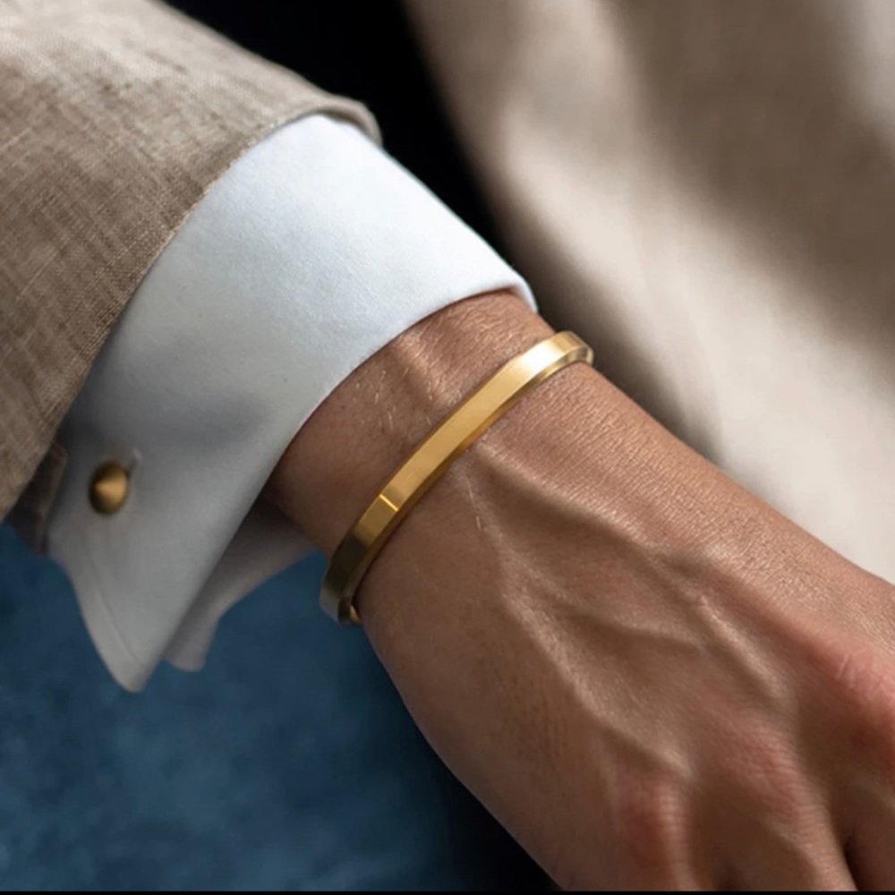 New Unisex Gold Open Bracelet